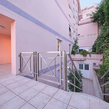 Apartment Fuer 6 Personen Ca- 120 M² In Split- Dalmatien - Gespanschaft Split-Dalmatie By Interhome