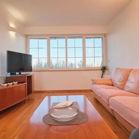 Apartment Fuer 6 Personen Ca- 120 M² In Split- Dalmatien - Gespanschaft Split-dalmatie By Interhome *
