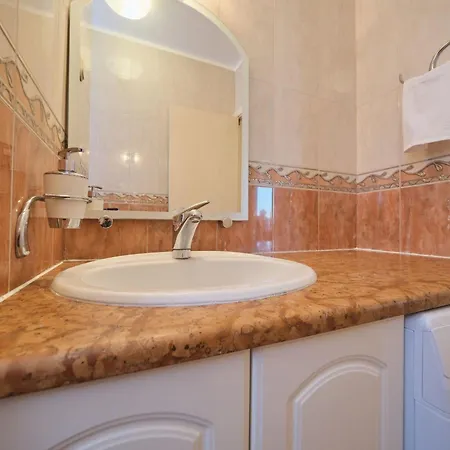 Apartment Fuer 6 Personen Ca- 120 M² In Split- Dalmatien - Gespanschaft Split-dalmatie By Interhome *