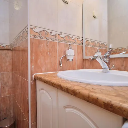 Apartment Fuer 6 Personen Ca- 120 M² In Split- Dalmatien - Gespanschaft Split-dalmatie By Interhome Split