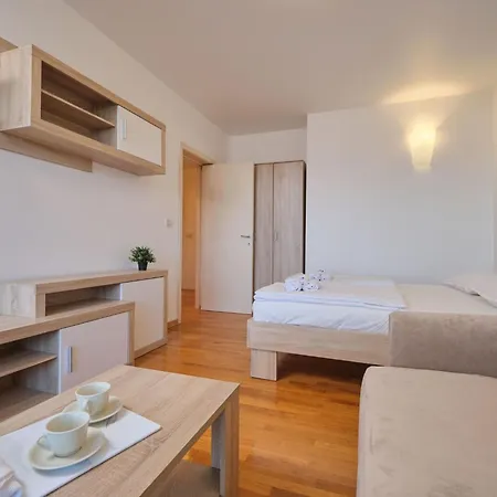 Apartment Fuer 6 Personen Ca- 120 M² In Split- Dalmatien - Gespanschaft Split-Dalmatie By Interhome Apartment Split