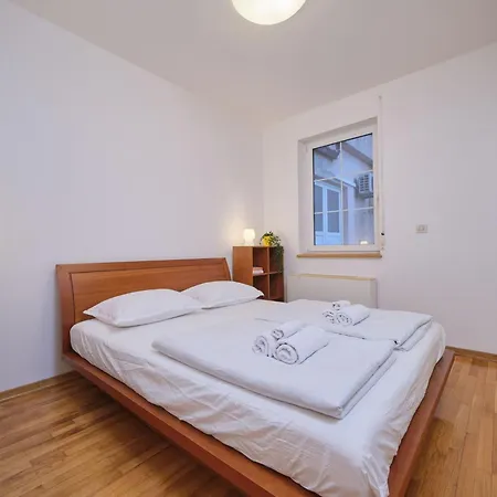 Apartment Fuer 6 Personen Ca- 120 M² In Split- Dalmatien - Gespanschaft Split-Dalmatie By Interhome 아파트 스플리트