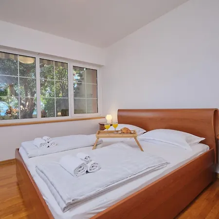 Apartment Fuer 6 Personen Ca- 120 M² In Split- Dalmatien - Gespanschaft Split-Dalmatie By Interhome *